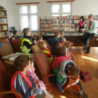 Návštěva mateřské školy v místní knihovně