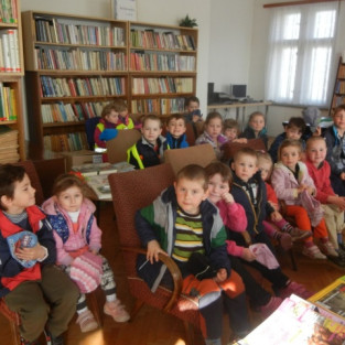 Návštěva mateřské školy v místní knihovně